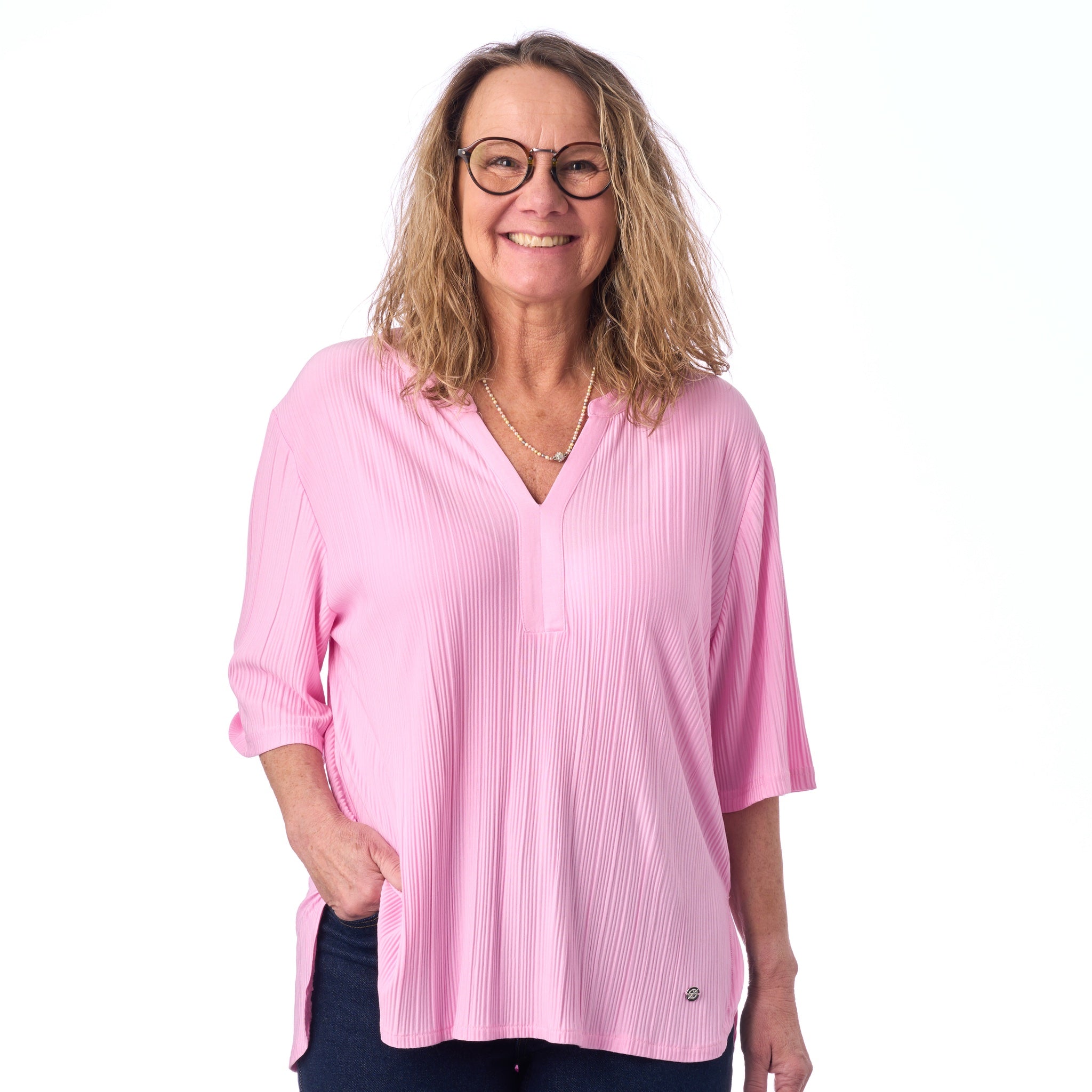 Enfärgad blus i lyxig modal från Navigazione