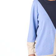 Mjuk stickad tröja med dekorativa knappar från Brandtex