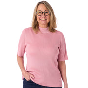 Ribbstickad tröja med hög hals och korta ärmar från Signature