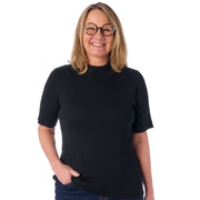 Ribbstickad tröja med hög hals och korta ärmar från Signature