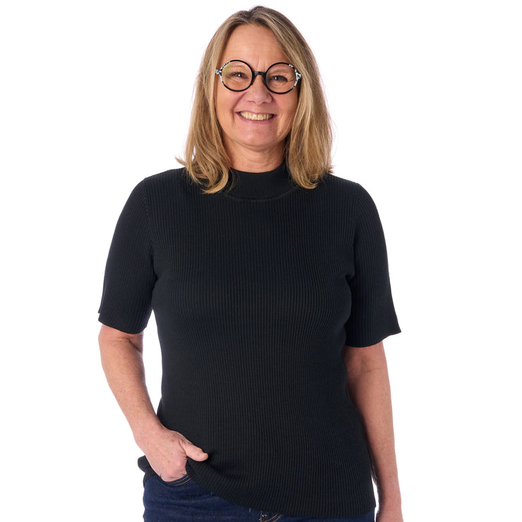 Ribbstickad tröja med hög hals och korta ärmar från Signature