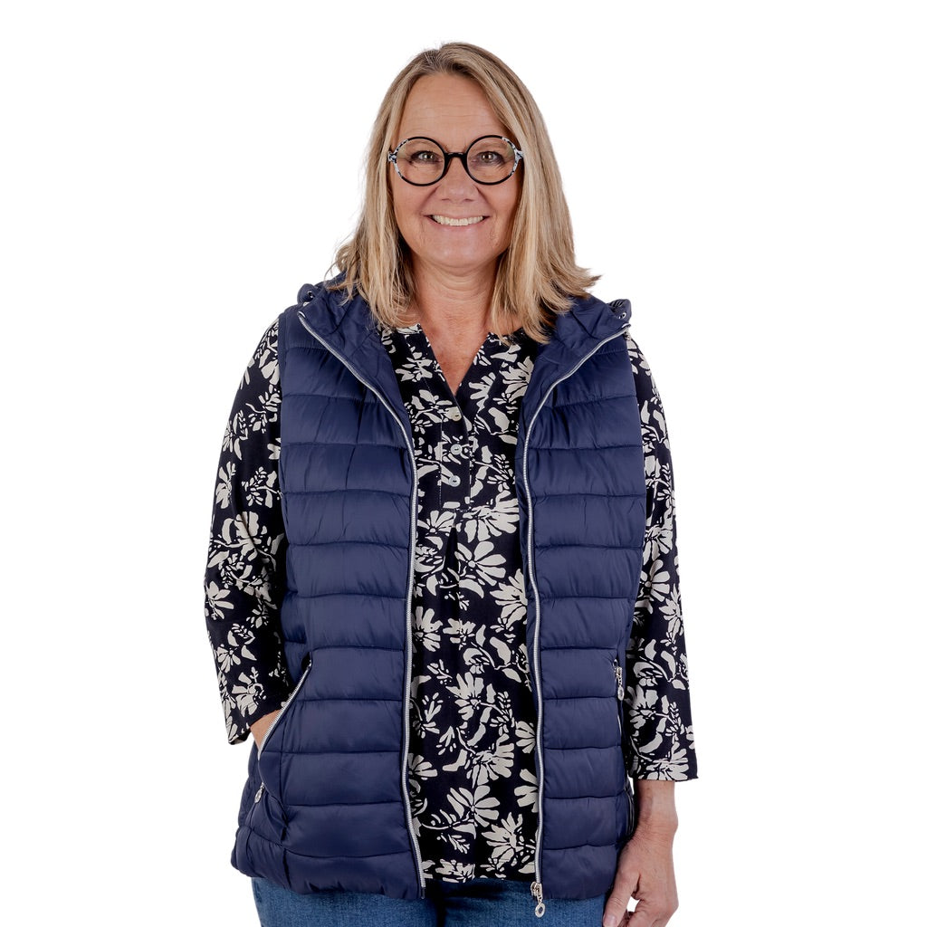 Vadderad väst med avtagbar huva från Saturne