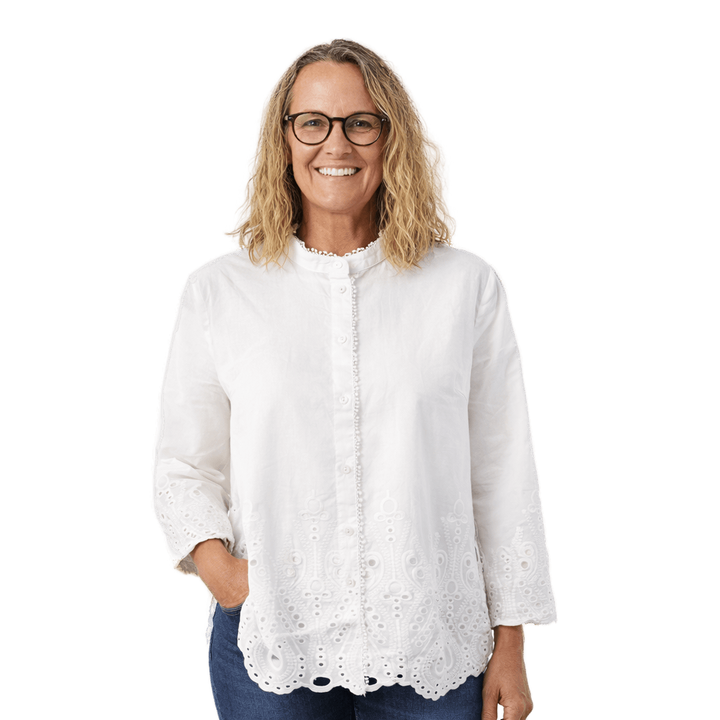 Vit spetsblus från Brandtex med broderi anglaise